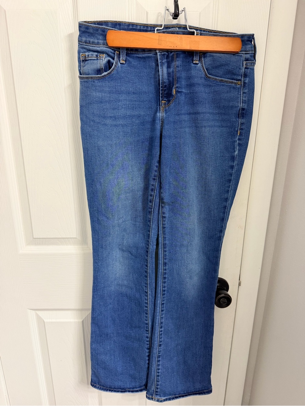 Old Navy Kicker Boot-Cut Jeans Mid-Rise Size 6 Short